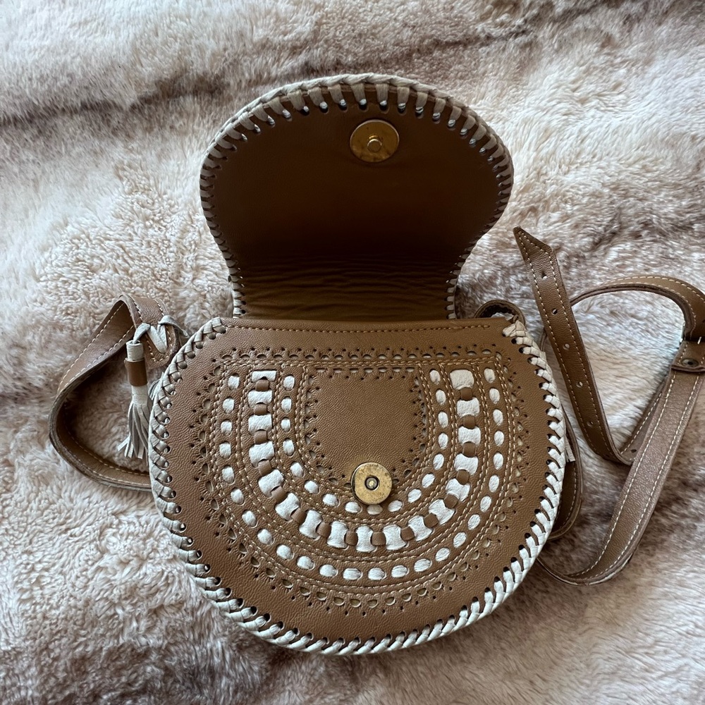 Ukrainian Handmade Leather Crossbody Bag - Picture 3 of 7
